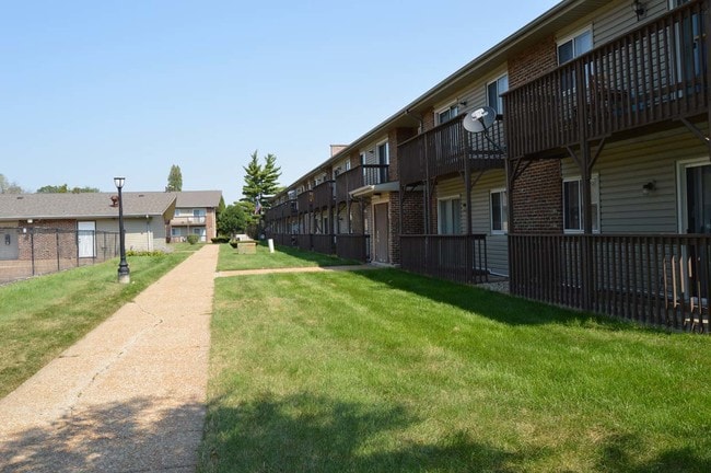 Manchester Court Apartments