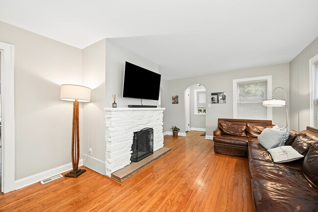 Photo - 402 Turner Ave