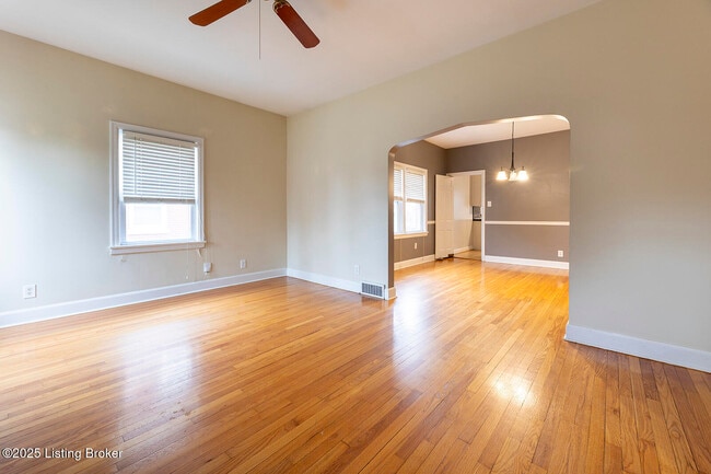 Photo - 505 Oxford Pl