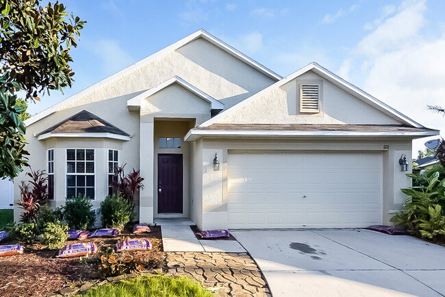 Building Photo - 601 Straw Lake Dr