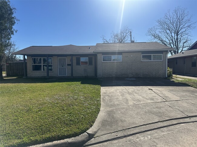 Photo - 3906 Madden Ln