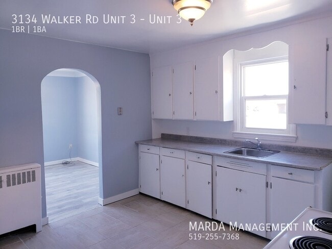 Photo - SPACIOUS 1 BED/1 BATH UNIT ON WALKER! + HYDRO Unit 3