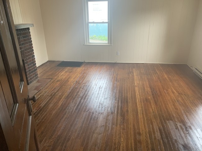 Building Photo - 320 Walnut Ave Unit 1