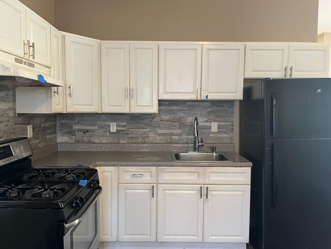 Building Photo - 622 Bramhall Ave Unit 1