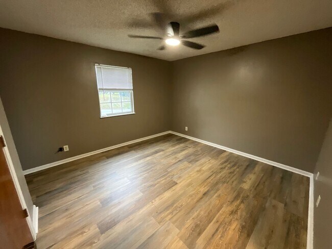 Photo - 4387 Wilton St Unidad WOODS-4387 Wilt -WOODS - 4387 A Wilton Street