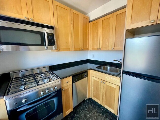 Photo - Christopher Street Unit 8J