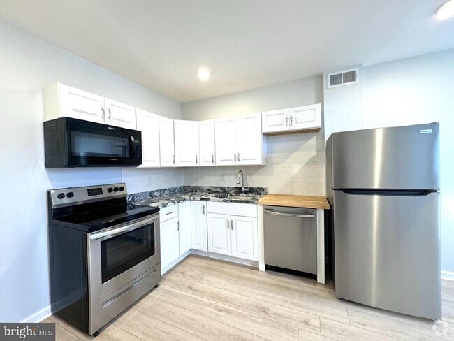 Building Photo - 2406 W Thompson St Unit A Rental