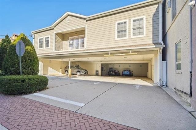 Building Photo - 683 Main St Unit 2