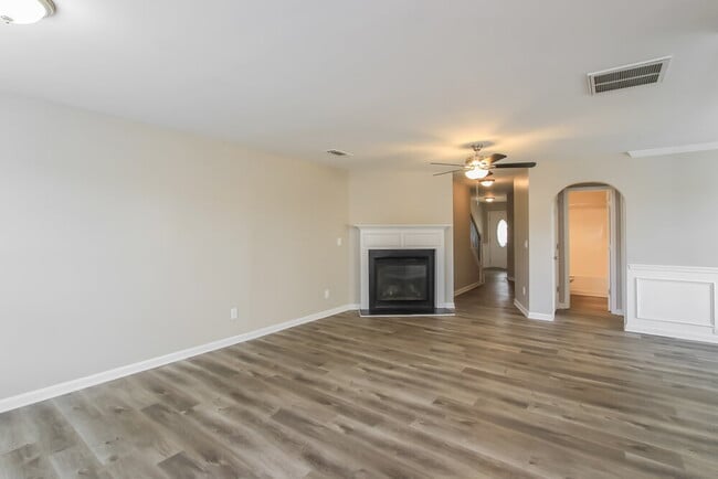 Photo - 2436 Cornell Cir
