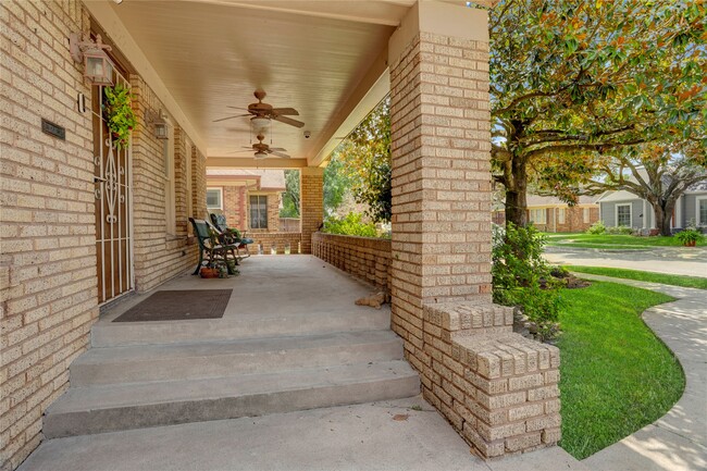 Photo - 5221 Mulford St