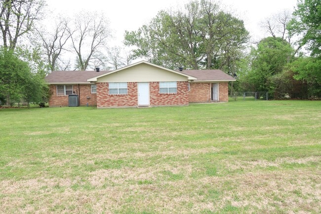 Área trasera de la casa - 1038 Old Sterlington Rd