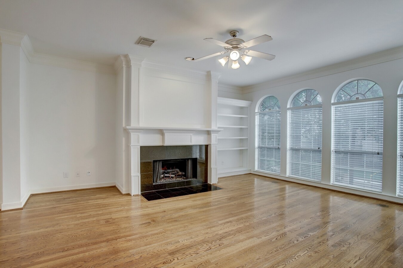 Photo - 2205 Commonwealth St