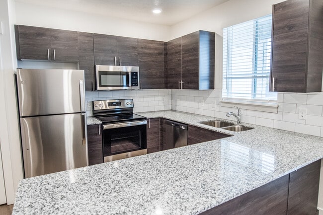 Photo - Trail Hollow Apartments