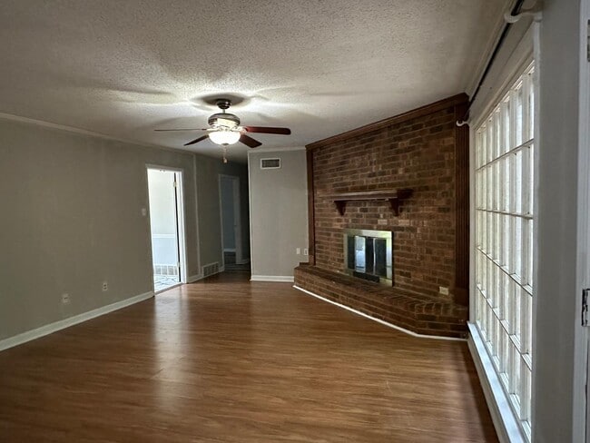 Photo - 8588 Kettering Dr