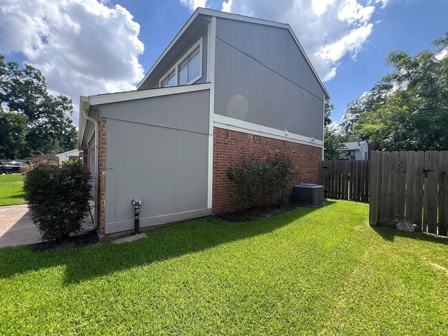 Photo - 1211 Sand Stone Dr
