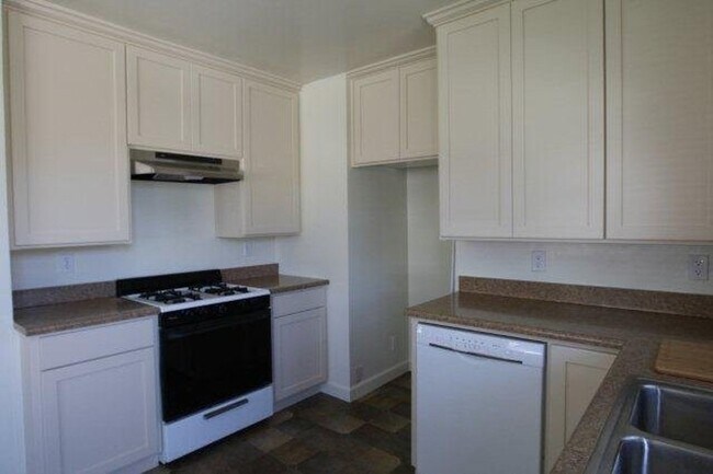 Photo - 4 Bedroom 2 Bathroom House in Quiet Neighborhood