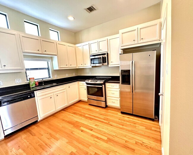 Building Photo - 2710 Hullsmith Dr Unit 1203