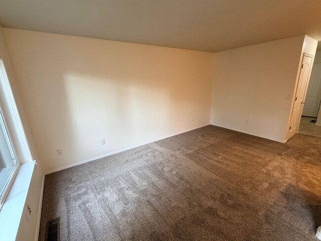 Photo - Large Three Bedroom Duplex in Keizer Unit 1246
