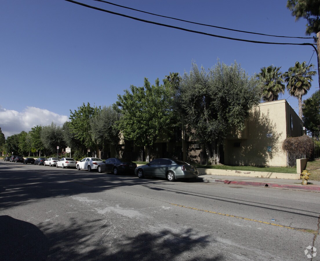 Lindley Northwood Apartments - Lindley Northwood Apartments