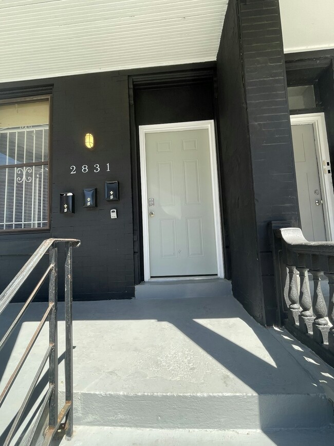 Building Photo - 2831 W Oxford St Unit 1