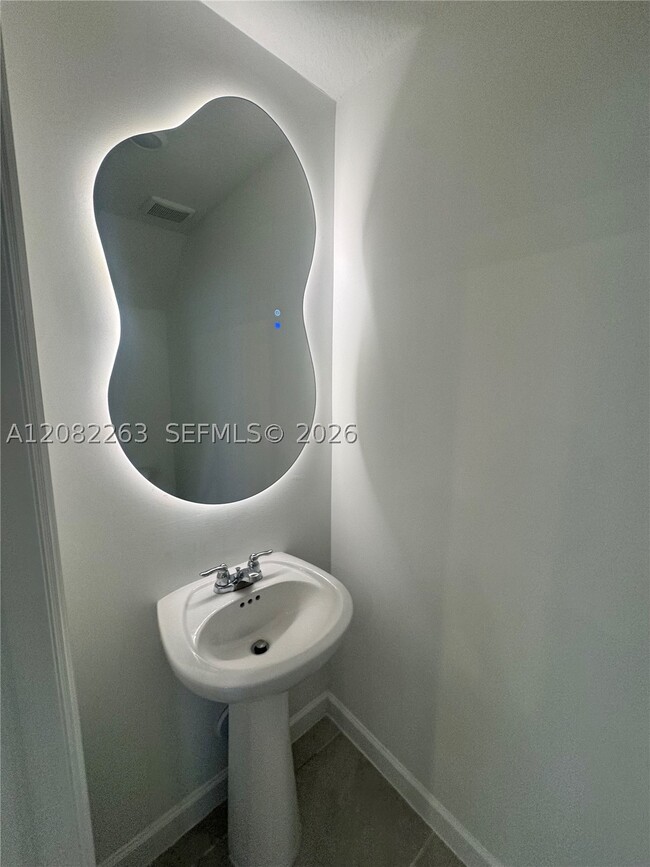 Photo - 124 SE 10th St
