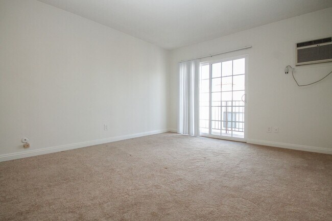 15339 Weddington St.
