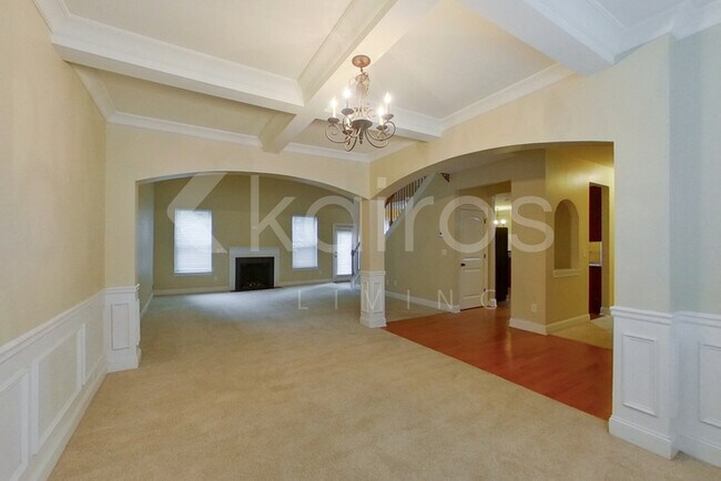 Photo - 912 Golden Bell Ln