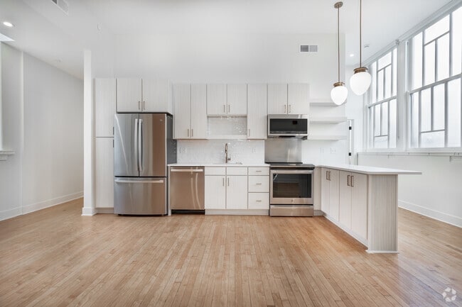 2BR, 2BA - 952SF - Kitchen