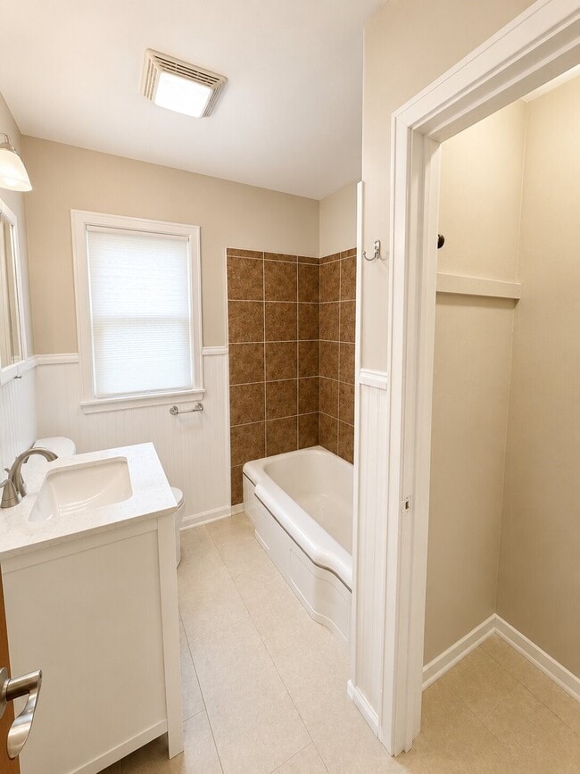 Photo - 509 Torrance Ave