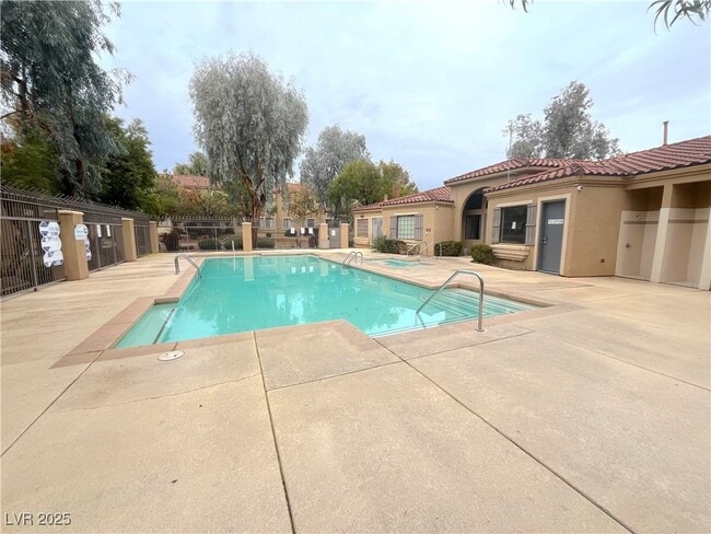 Photo - 2041 Hussium Hills St Unidad 105