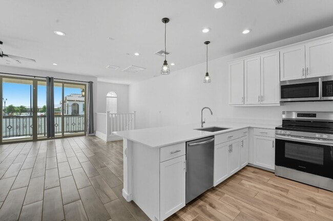 Photo - Like new Luxurious Modern townhome with 2 Master Suits in Warner Meadows!