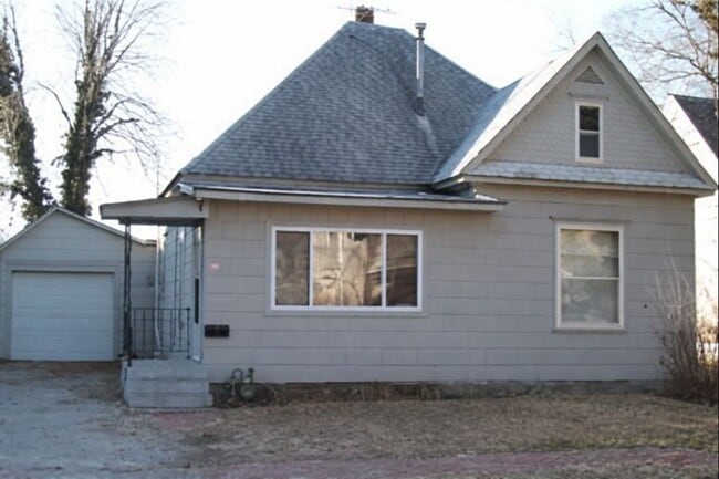 Photo - Under Renovation - Coming Soon - 2 Bed, 1 Bath - Parsons, KS