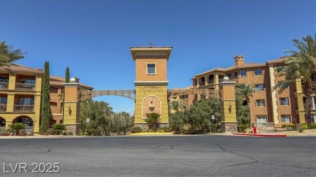 Building Photo - An Amazing Furnished 3 Bedroom Condo at La...