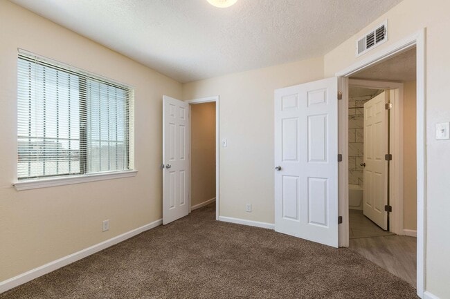CRESTWOOD APARTMENTS
