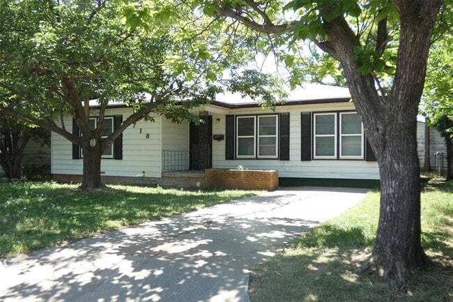 Building Photo - COMING SOON!!! Schedule your tour for January 29th and 30th!