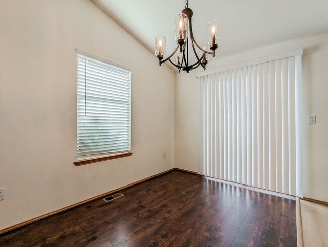 Photo - Beautiful 3 bed, 2 bath Rambler with fully...