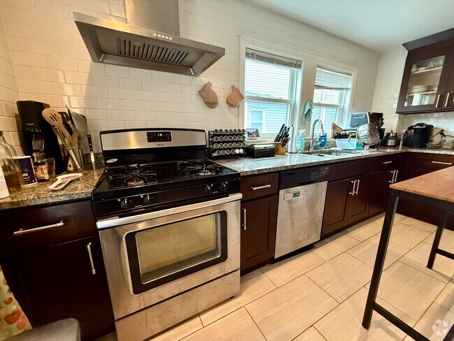 Building Photo - 224 Arlington St Unit 224 Rental