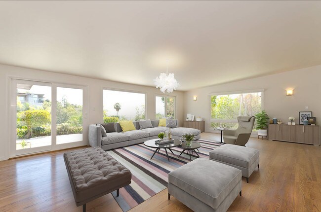 Photo - 8410 Harold Way