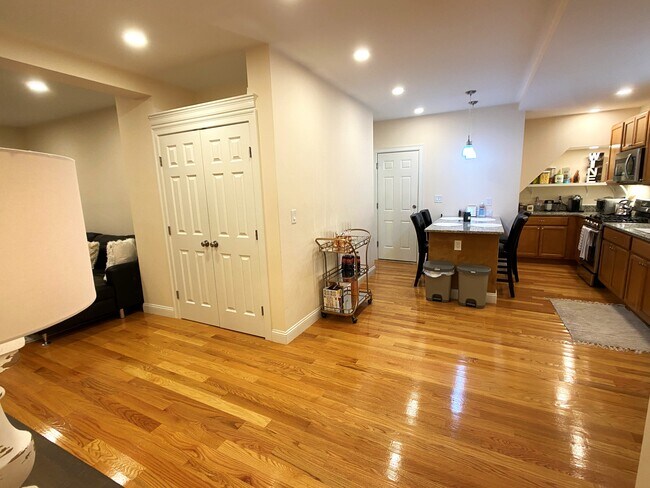 67 Temple St Unit 1A