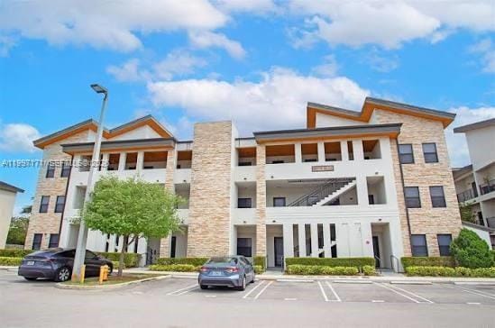 Building Photo - 10437 NW 82nd St Unit 1