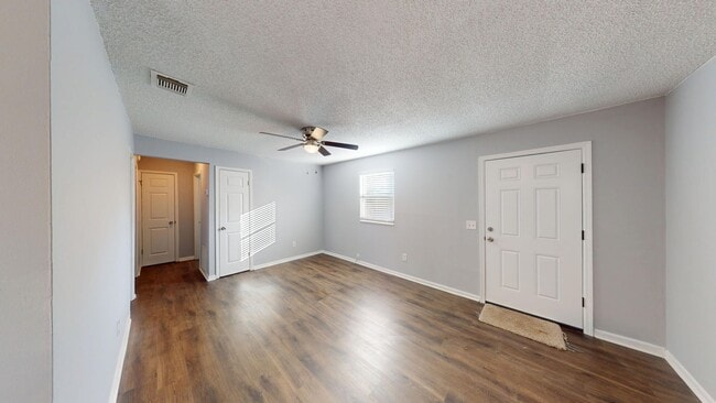 Photo - 2Bed/ 1 Bath Apartment Available NOW in Jacksonville!