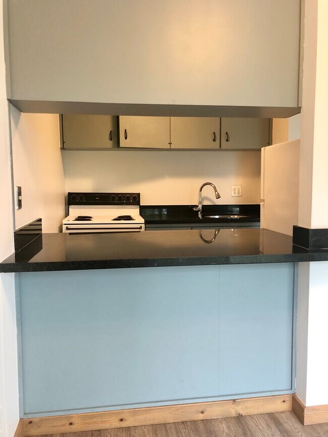 Photo - Bayview Apartments