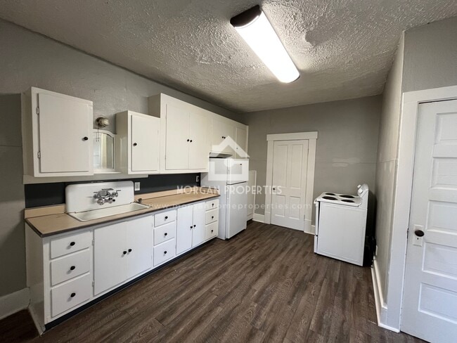 Photo - 1102 Spring St