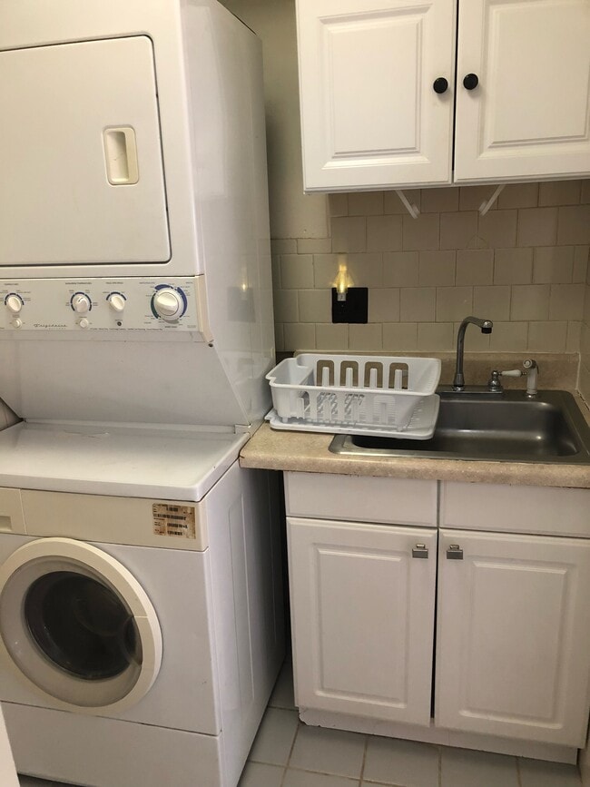 Photo - 2037 Linden Rd
