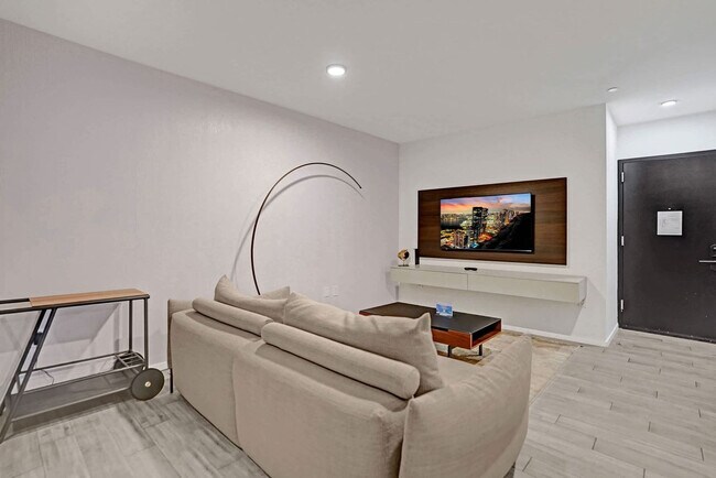 Photo - 398 NE 5th St Unit SI ID1504014P