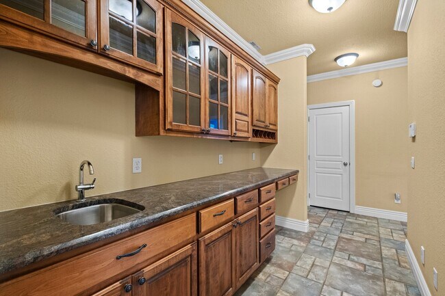 Photo - 3907 NE Cadbury Ave