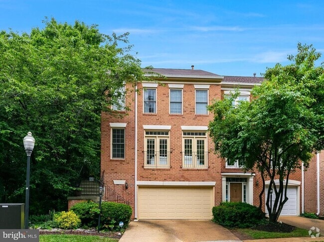 Building Photo - 11426 Summer House Ct