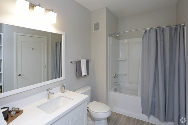 1BR, 1BA, Model - 686 SF