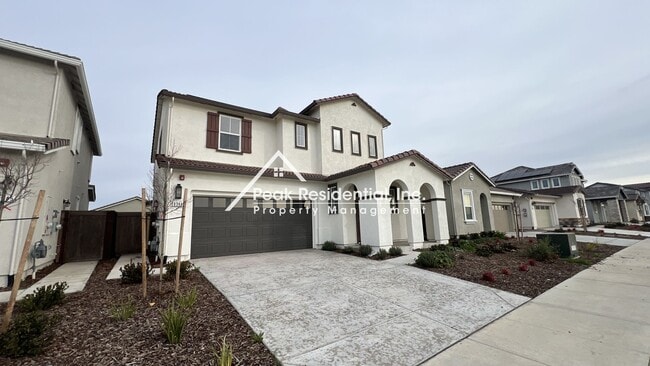 Photo - Newer Elk Grove 4bd/3.5ba Home near Big Horn & Poppyridge Rd
