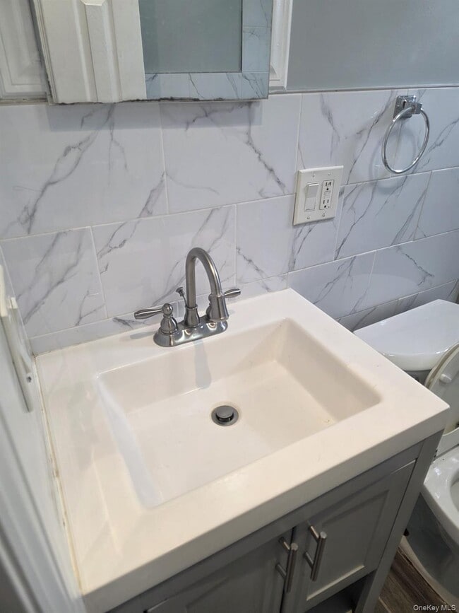 Photo - 238 Lawrence Ave Unidad 1